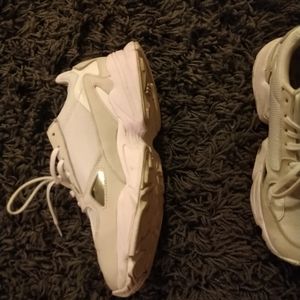 Adidas falcon sneakers